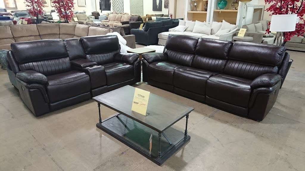 American Signature Furniture | 7463 W Colonial Dr, Orlando, FL 32818, USA | Phone: (407) 581-0949