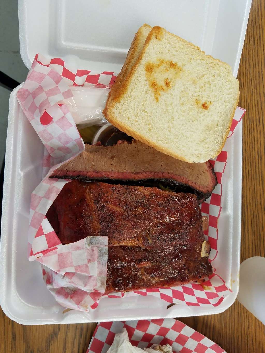 First Class BBQ | 745 US-290 BUS, Hempstead, TX 77445, USA | Phone: (979) 826-2271