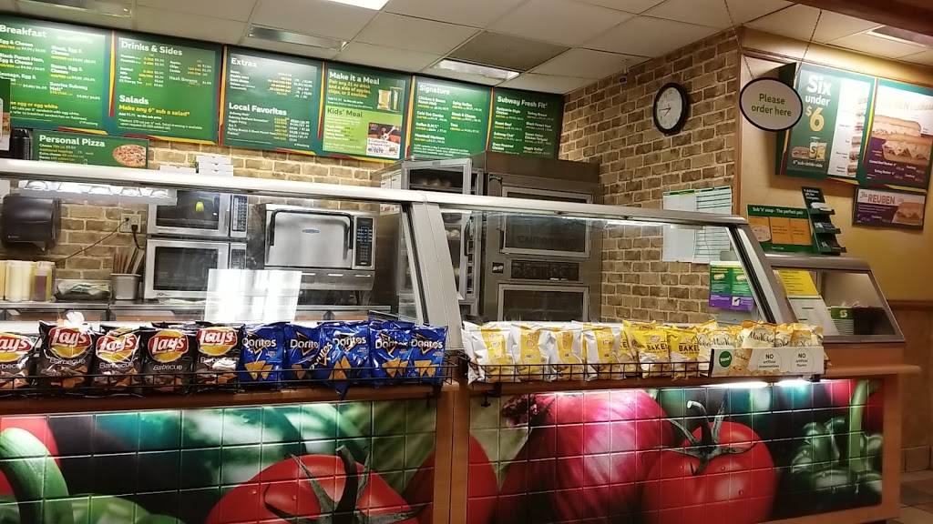 Subway | 7630 W Bluemound Rd, Wauwatosa, WI 53213, USA | Phone: (414) 771-6114