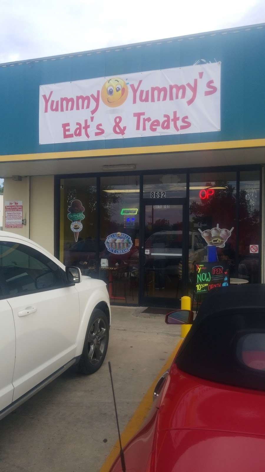 Yummy Yummys Eats & Treats | 8692 Old Pearsall Rd, San Antonio, TX 78252, USA | Phone: (210) 598-9889