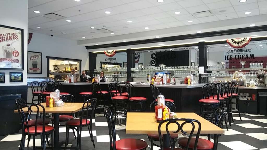 Scooples Icecream Parlor and Restaurant | 2718 Brownwood Blvd, Wildwood, FL 34785, USA | Phone: (352) 750-6263