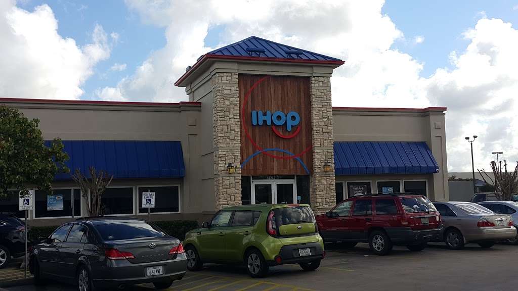 IHOP | 2829 Broadway St, Pearland, TX 77581 | Phone: (281) 412-4242