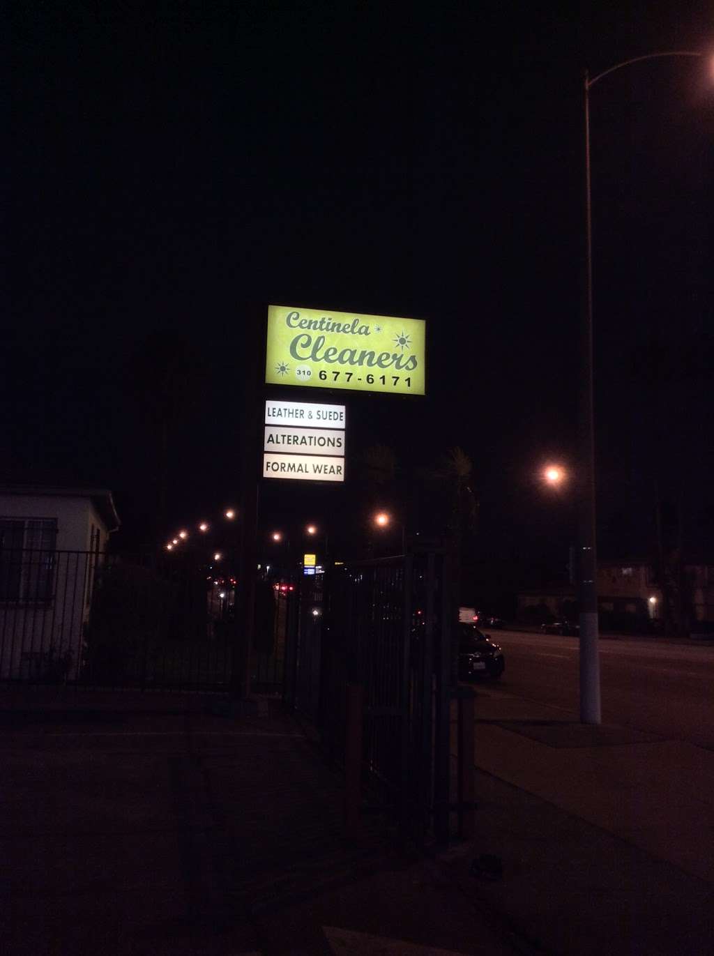 Centinela Cleaners | 1336 Centinela Ave, Inglewood, CA 90302, USA | Phone: (310) 677-6171