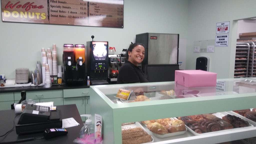 Wolfee Donuts | 364190020, Menifee, CA 92584, USA | Phone: (951) 990-5209