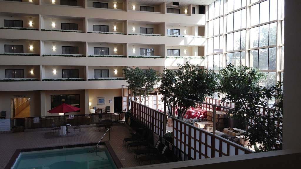 Atrium Hotel & Suites | 4600 W Airport Fwy, Irving, TX 75062, USA | Phone: (972) 513-0800