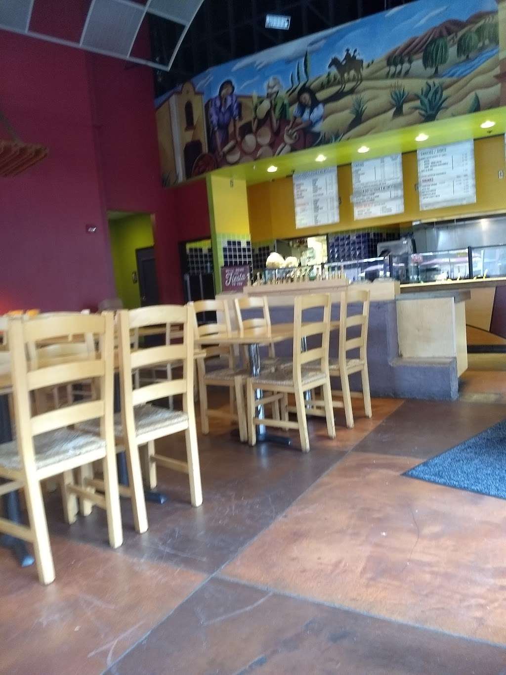 Salsaritas Fresh Mexican Grill | 304 S Sharon Amity Rd, Charlotte, NC 28211, USA | Phone: (704) 442-0655