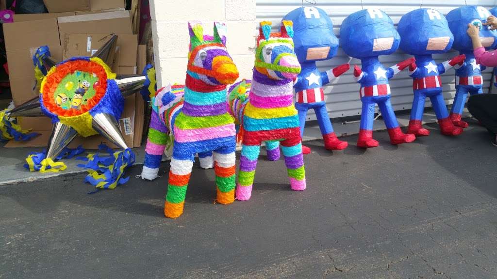 Piñata De Colores | #111, 4611, 2445, Main St, Chula Vista, CA 91911, USA | Phone: (619) 748-4813