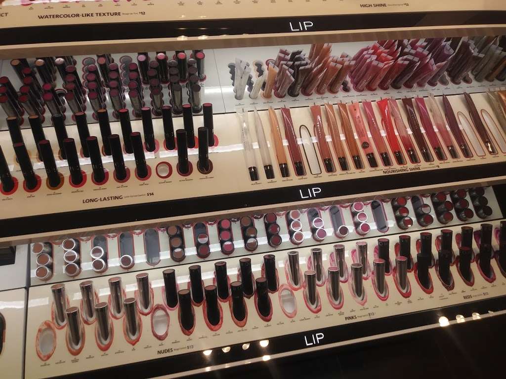 SEPHORA | 2800 Clarendon Blvd Suite #R550, Arlington, VA 22201, USA | Phone: (703) 528-1273