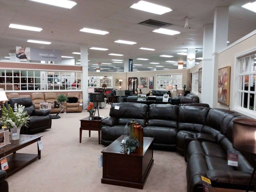 Raymour & Flanigan Furniture and Mattress Store | 6115 E Black Horse Pike, Egg Harbor Township, NJ 08234, USA | Phone: (609) 407-9404