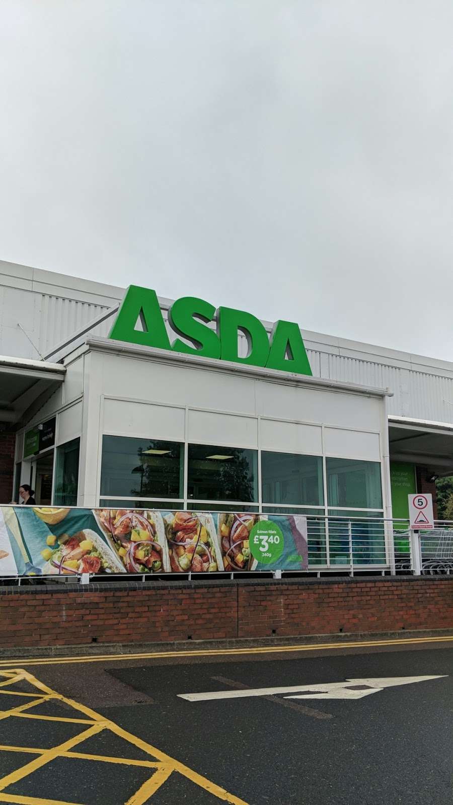 Asda Basildon Pipps Hill Supercentre | Heron Retail Park, Miles Gray Rd, Basildon SS14 3AF, UK | Phone: 01268 885500