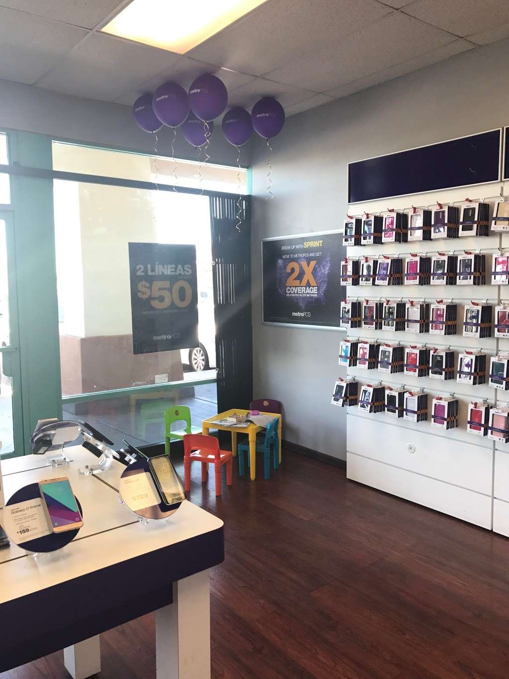 Metro by T-Mobile | 1443 N Jones Blvd, Las Vegas, NV 89108 | Phone: (702) 629-2700