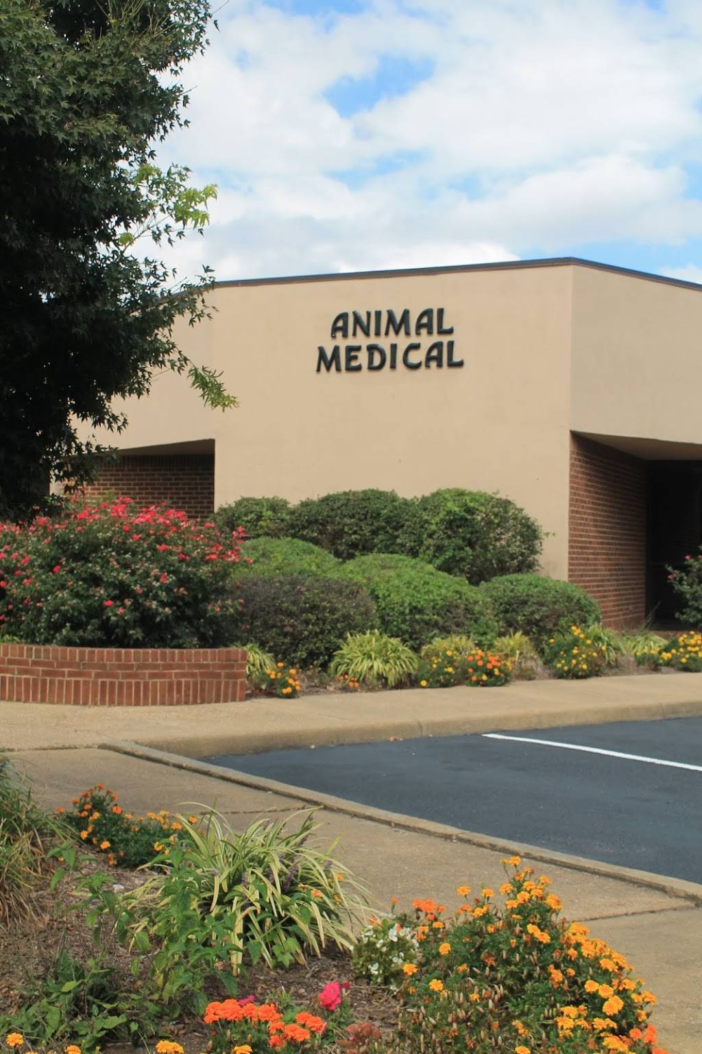 Animal Medical Clinic of Chesapeake | 921 N Battlefield Blvd, Chesapeake, VA 23320, USA | Phone: (757) 548-2000