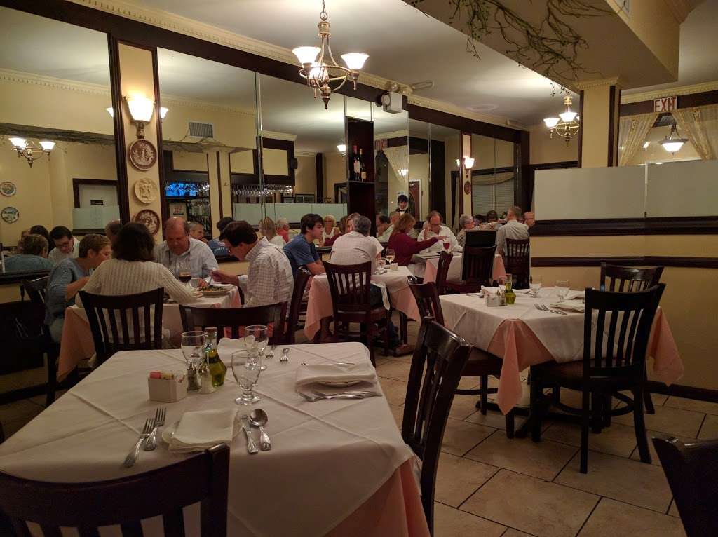 Agostinos Italian Ristorante | 336 Pelham Rd, New Rochelle, NY 10805, USA | Phone: (914) 235-6019