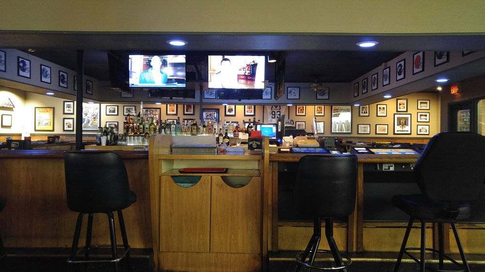 C.DS Sports Bar | 3025 E Desert Inn Rd, Las Vegas, NV 89121, USA | Phone: (702) 737-1600