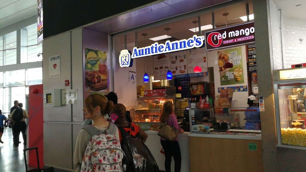 Auntie Annes | Photo 1 of 8 | Address: 4 South St, New York, NY 10004, USA | Phone: (631) 574-7700