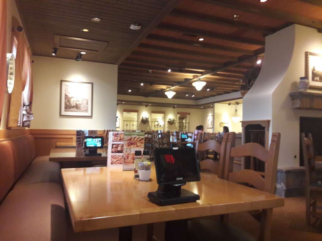 Olive Garden Italian Restaurant | 162 N Bypass 35, Alvin, TX 77511, USA | Phone: (281) 331-0322