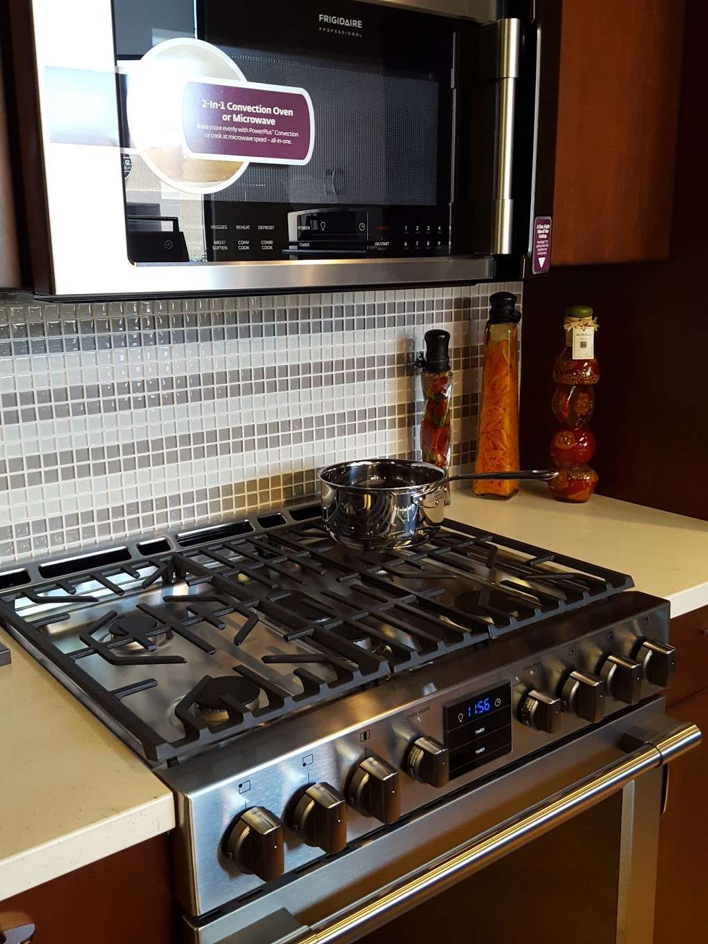 Expressions Home Gallery | 7550 Miramar Rd Suite 500, San Diego, CA 92126, USA | Phone: (858) 433-9200