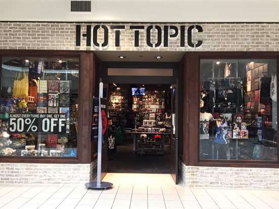 Hot Topic | 7501 W Cermak Rd H7A, Riverside, IL 60546, USA | Phone: (708) 442-7010