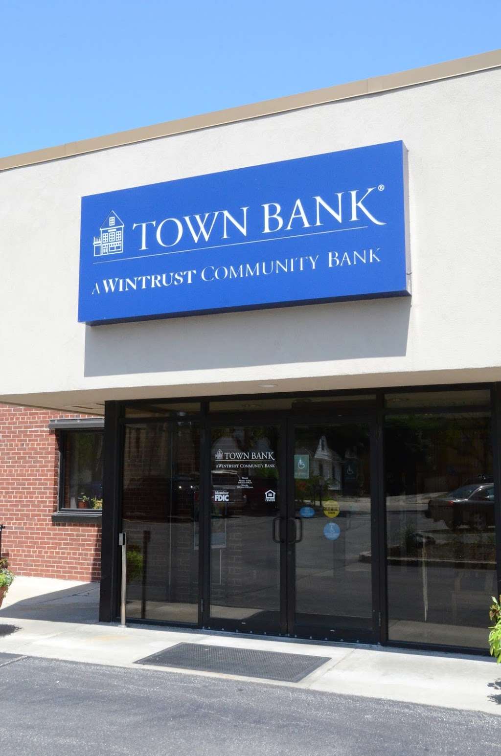 Town Bank | 400 Milwaukee Ave, Burlington, WI 53105, USA | Phone: (262) 763-3581