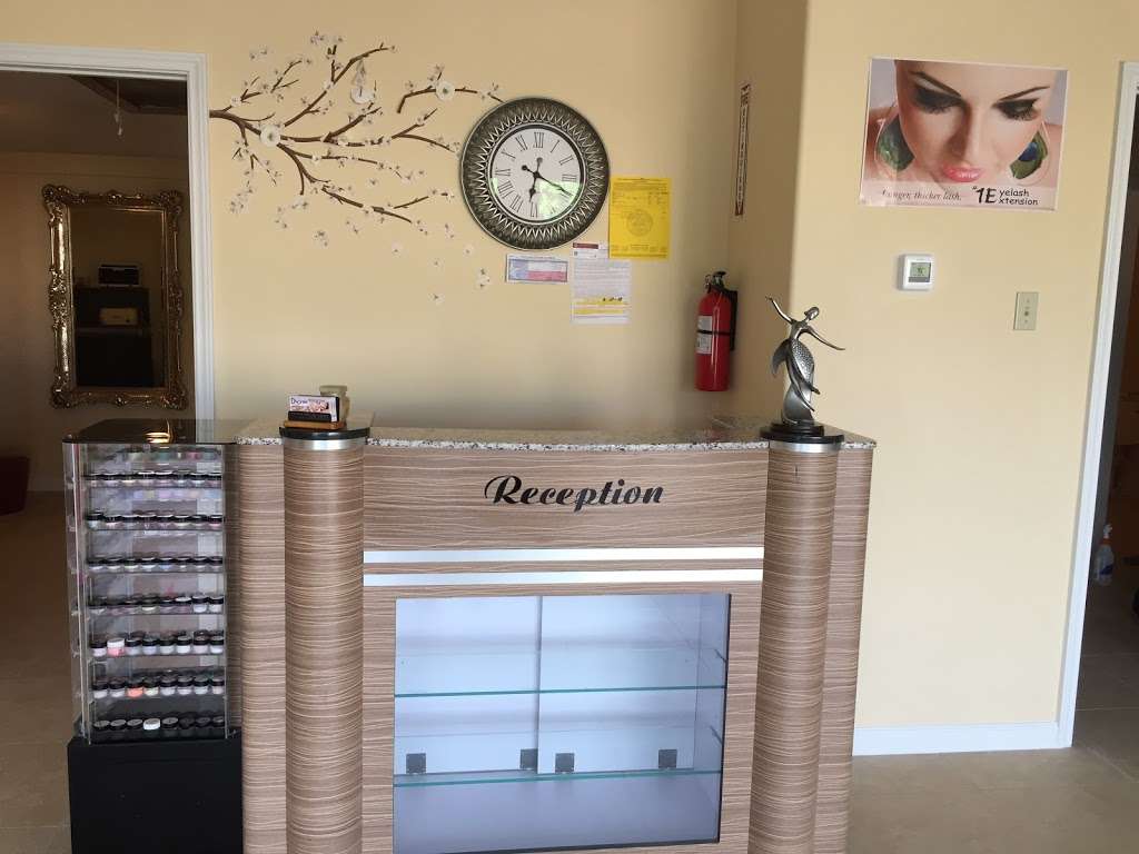 Dkoree Nails and spa | 411 Edgebrook Dr, Houston, TX 77034, USA | Phone: (832) 969-8029