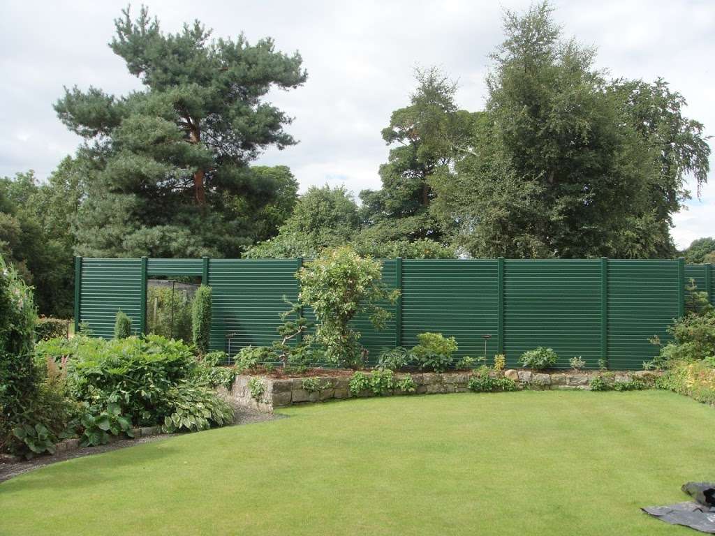 Guardian Fencing | Hunters Chase, Brentwood CM13 1SN, UK | Phone: 01277 630787