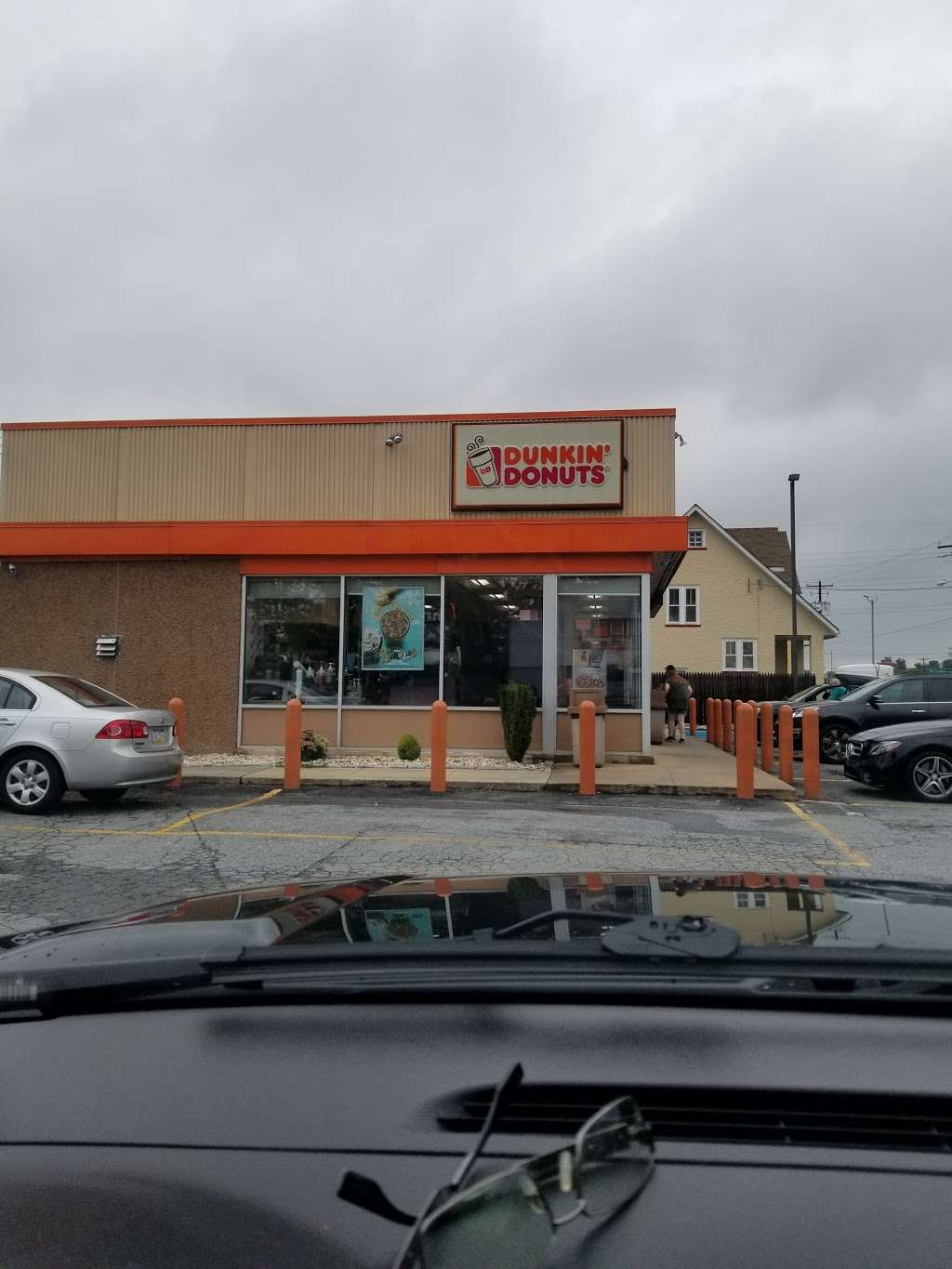 Dunkin Donuts | 1001 N Dupont Hwy, New Castle, DE 19720, USA | Phone: (302) 328-0136