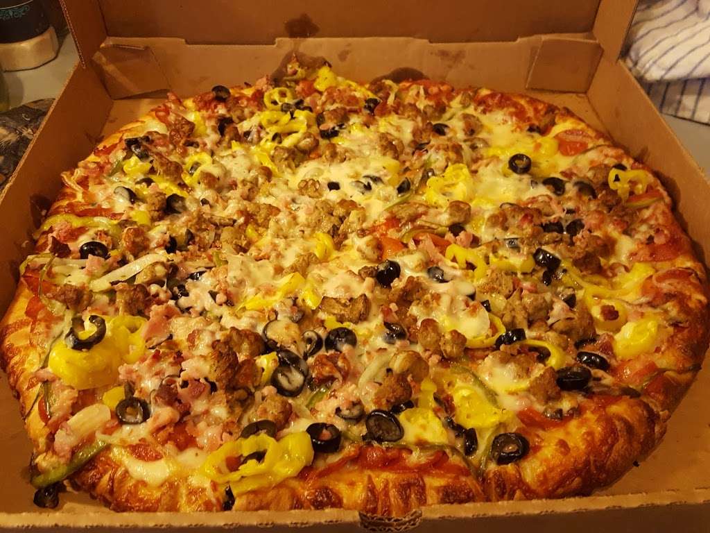 Dawg House Pizza | 160 W Main St, Monrovia, IN 46157, USA | Phone: (317) 996-4411