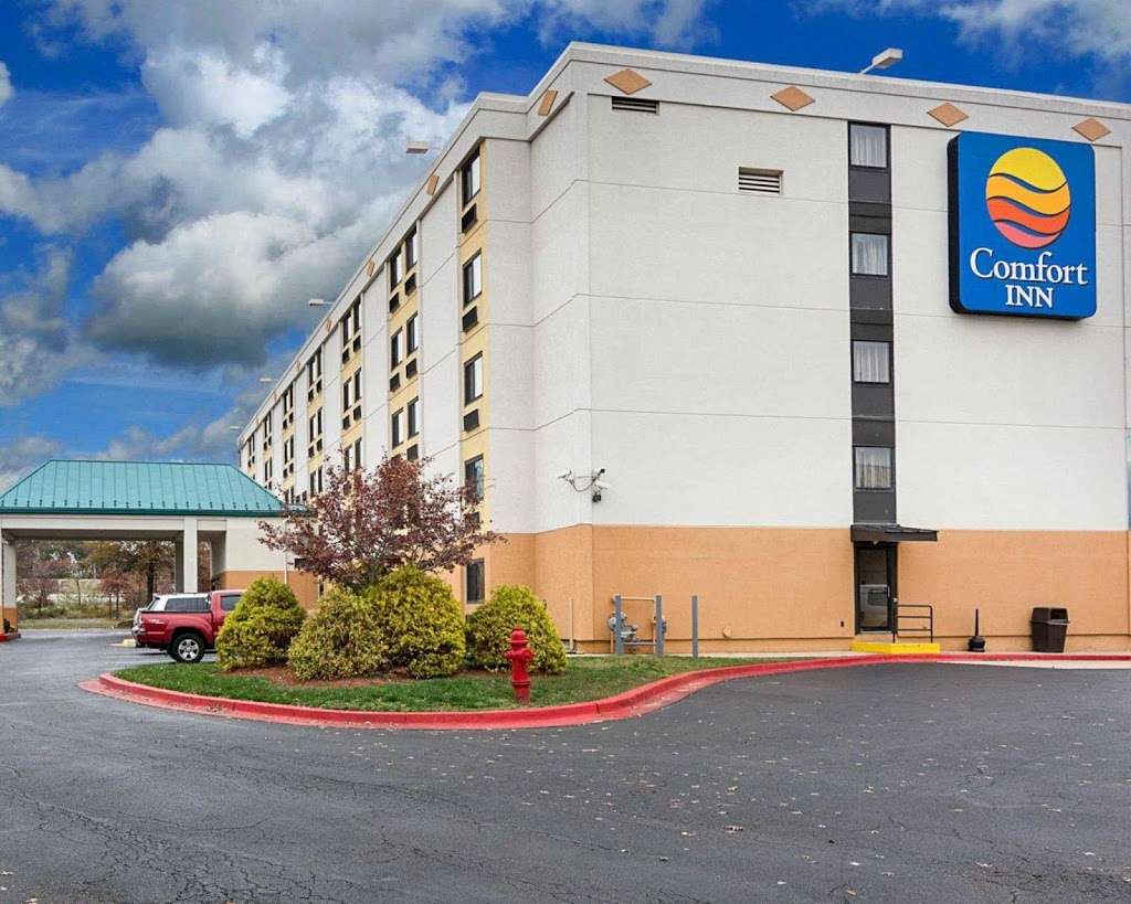 Comfort Inn | 6363 Oxon Hill Rd, Oxon Hill, MD 20745, USA | Phone: (301) 839-0001