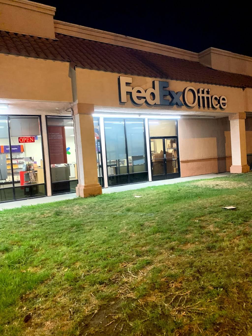 FedEx Office Print & Ship Center | 10051 Magnolia Ave Suite B6, Riverside, CA 92503, USA | Phone: (951) 687-1023