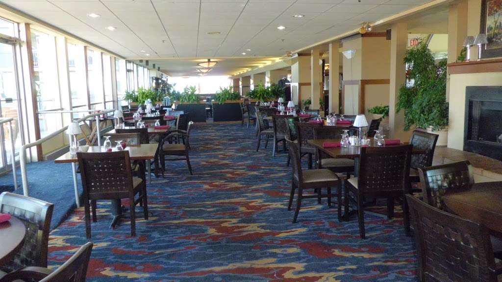 Illinois Beach Hotel & Conference Center | 1 Lake Front Dr, Zion, IL 60099, USA | Phone: (847) 625-7300