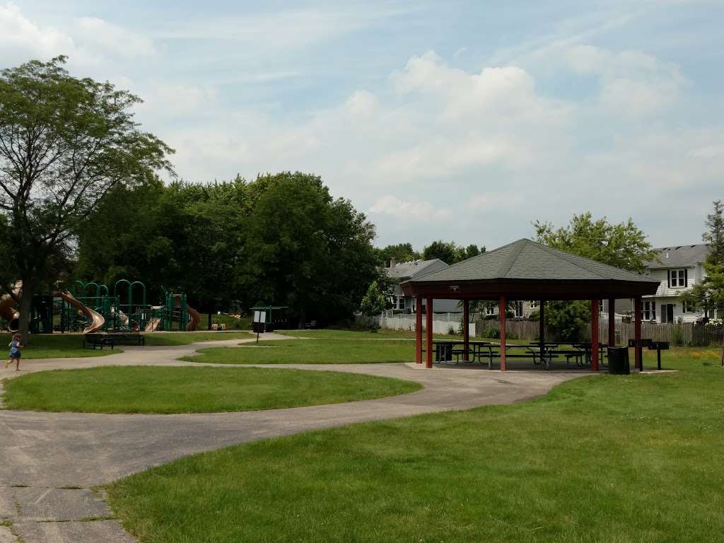 Hartmann Park | 292 Oakwood Rd, Vernon Hills, IL 60061 | Phone: (847) 996-6800