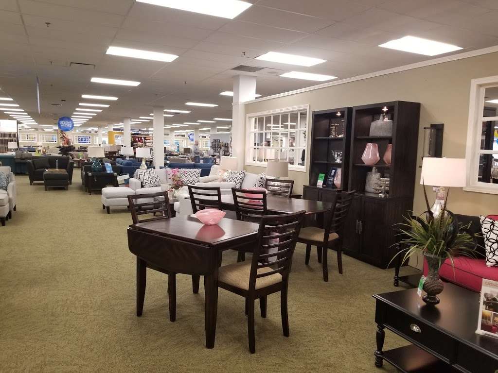 Raymour & Flanigan Furniture and Mattress Store | 2795 Richmond Ave, Staten Island, NY 10314, USA | Phone: (718) 303-3568