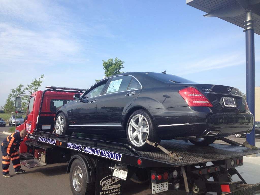 Certified Towing & Recovery | 820 S River St, Batavia, IL 60510, USA | Phone: (630) 584-4399