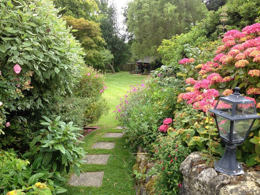 Woodlands Cottages | Lughorse Ln, Yalding, Maidstone ME18 6EB, UK | Phone: 07973 156636