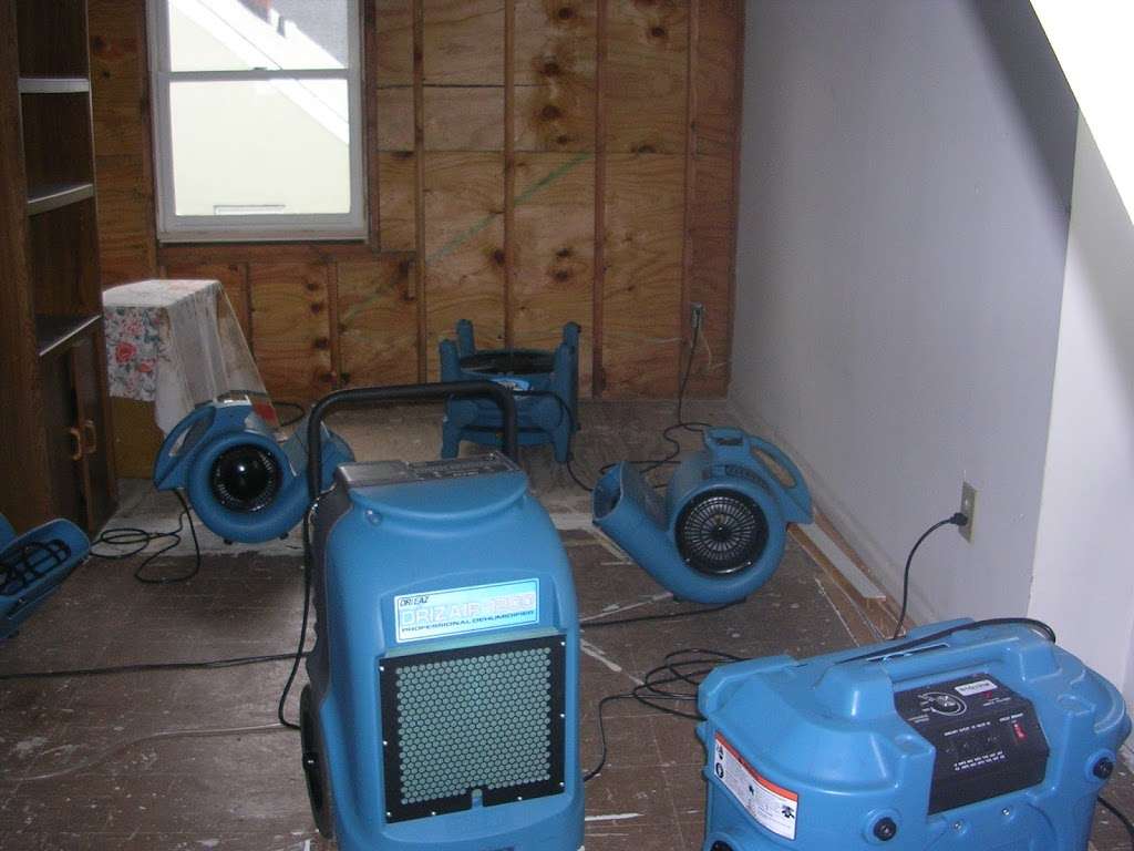 Dry on Time : Fire & Water Damage Restoration | 445 N 8th St, Fairview, NJ 07022, USA | Phone: (201) 840-8820