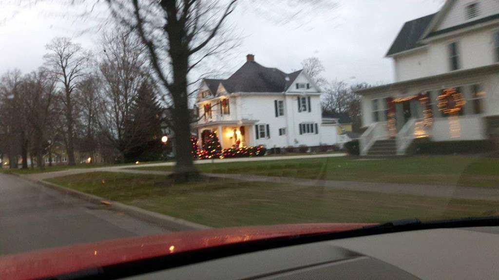 Delavans Downtown Deli | 124 E Walworth Ave, Delavan, WI 53115, USA | Phone: (262) 728-1145