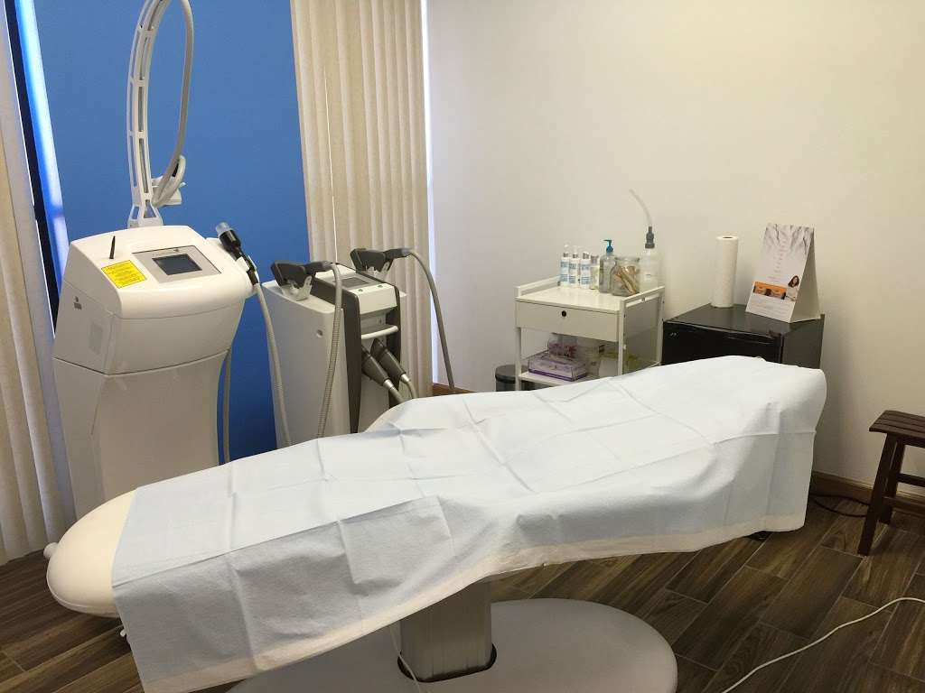 De Vries Cosmetic Centre | 3975 S Durango Dr #101, Las Vegas, NV 89147, USA | Phone: (702) 763-5539