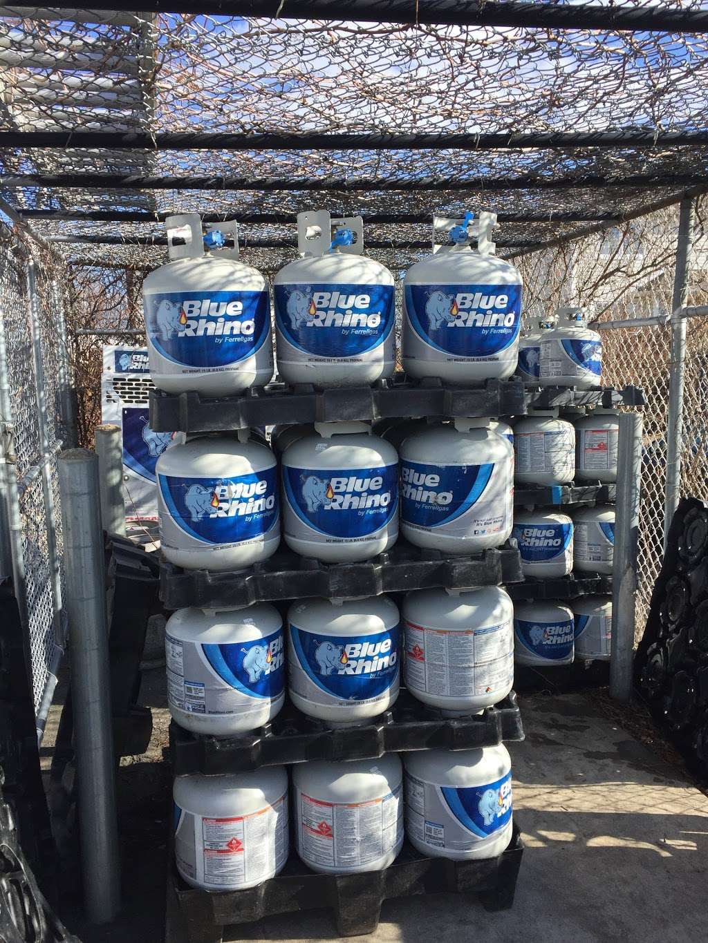 Freeport Beverage Propane Exchange and Ice | 331 Guy Lombardo Ave, Freeport, NY 11520, USA | Phone: (516) 379-1659