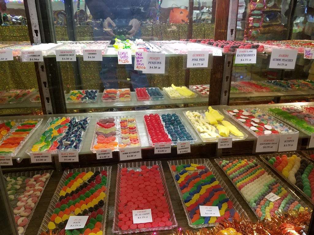 Port Clinton Peanut Shop | 231 Center St, Port Clinton, PA 19549, USA | Phone: (610) 562-0610