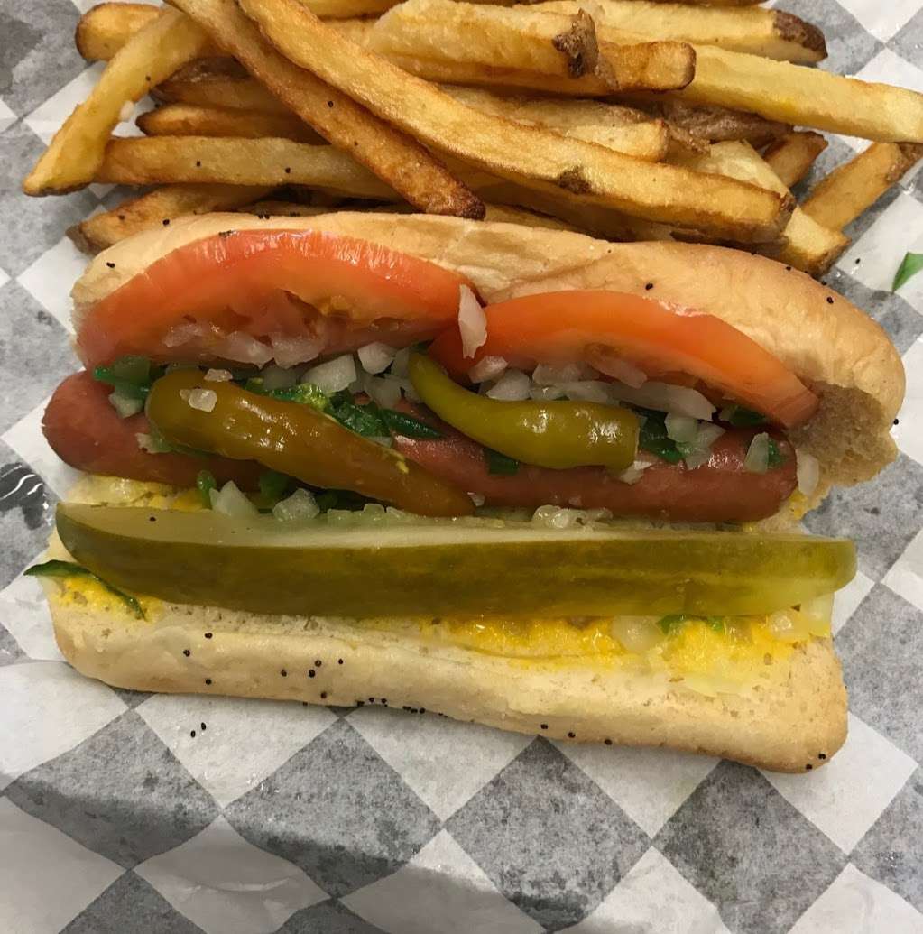 Dundee Hot Dogs and More | 849 W Dundee Rd, Wheeling, IL 60090, USA | Phone: (847) 777-1911