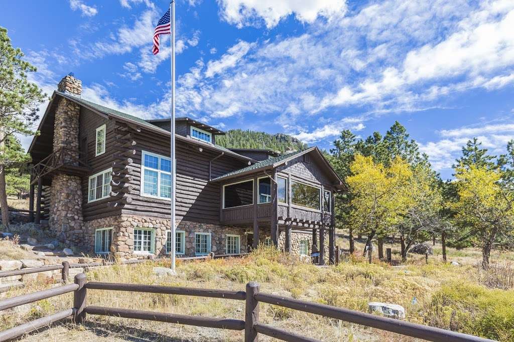 Moraine Park Discovery Center | 3 Bear Lake Rd, Estes Park, CO 80517, USA | Phone: (970) 586-1363