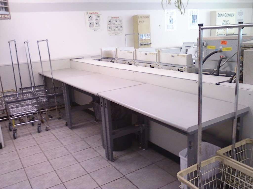 Weldons Berlin Laundromat | 43 S White Horse Pike, Berlin, NJ 08009, USA | Phone: (856) 516-4742