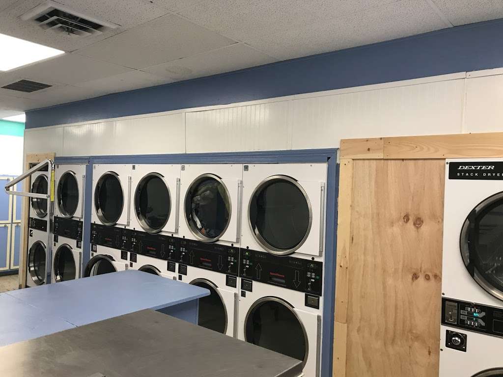 Double Bubble Laundromat & Laundry Services | 113 Main St, Upton, MA 01568, USA | Phone: (508) 529-6213