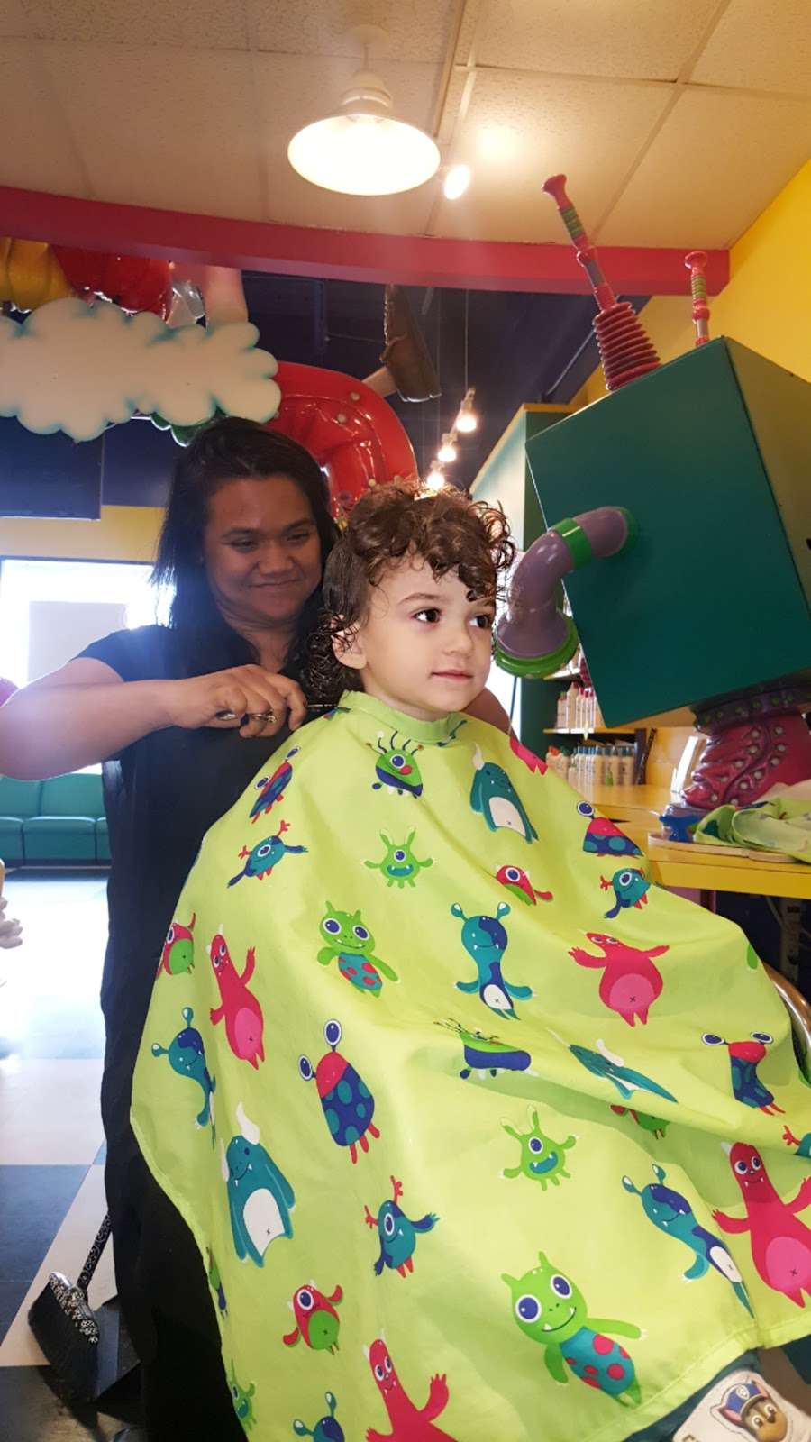 Snip-its Haircuts for Kids | 300 Andover St, Peabody, MA 01960, USA | Phone: (978) 532-1400