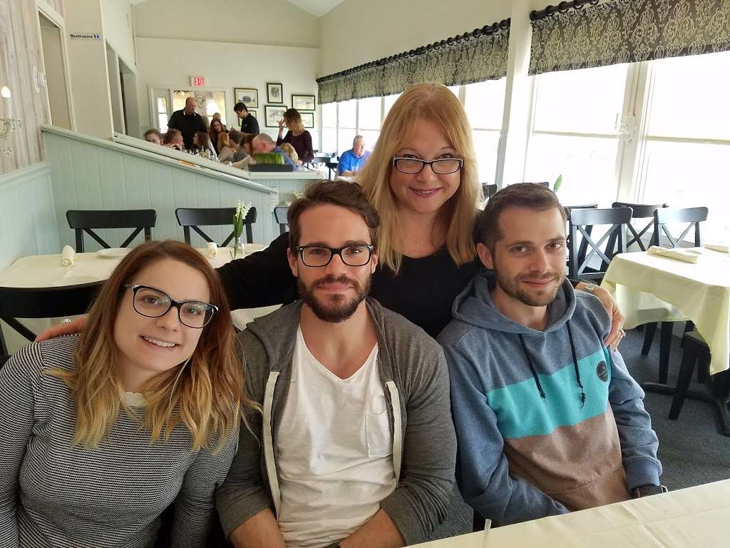 Howards Seafood Restaurant | 13500 Baltic Ave, Long Beach Township, NJ 08008, USA | Phone: (609) 492-2319