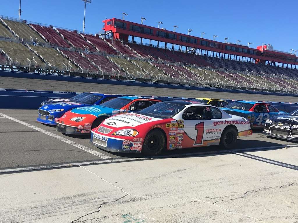 NASCAR Racing Experience and Richard Petty Driving Experience | 9300 Cherry Ave, Fontana, CA 92335 | Phone: (800) 237-3889