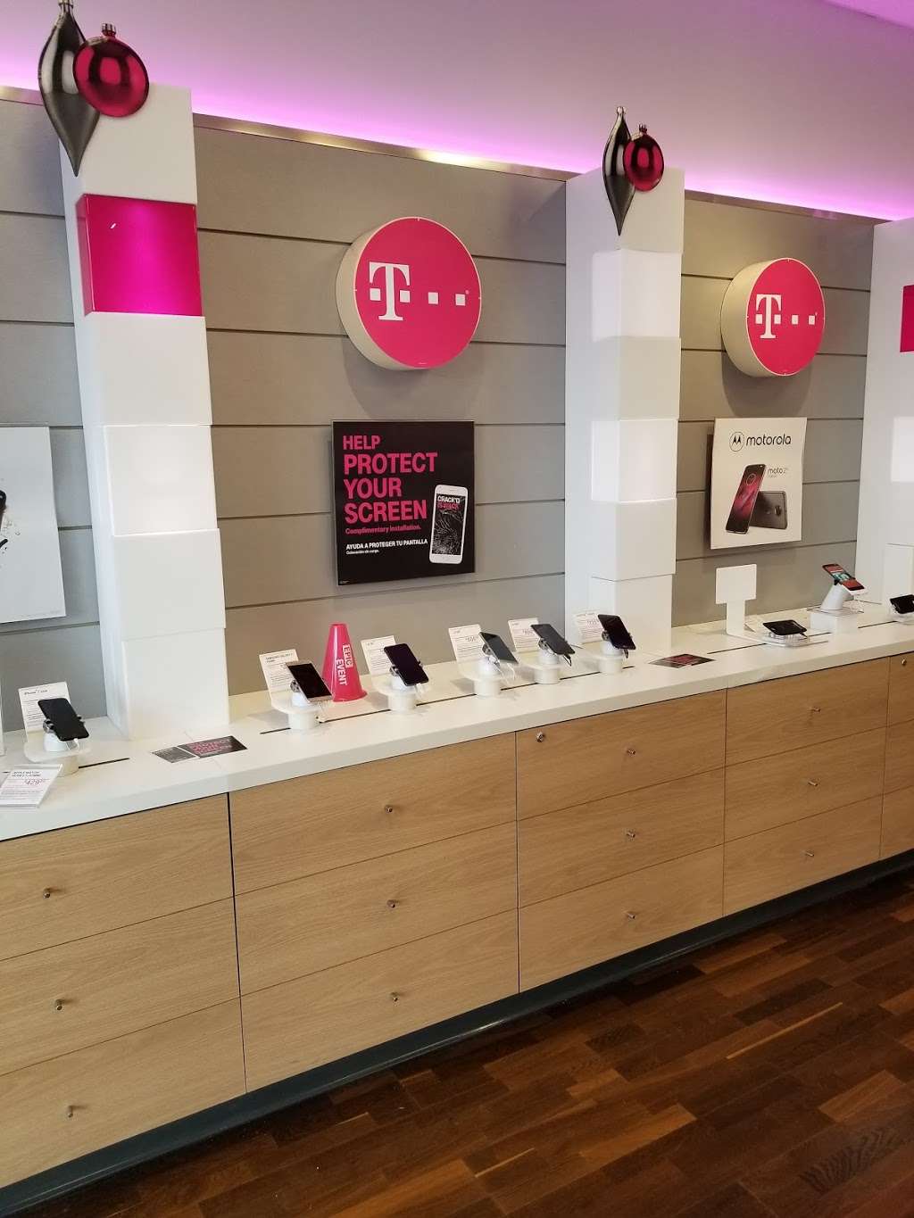 T-Mobile | 5601 S Harlem Ave, Chicago, IL 60638, USA | Phone: (773) 609-6120