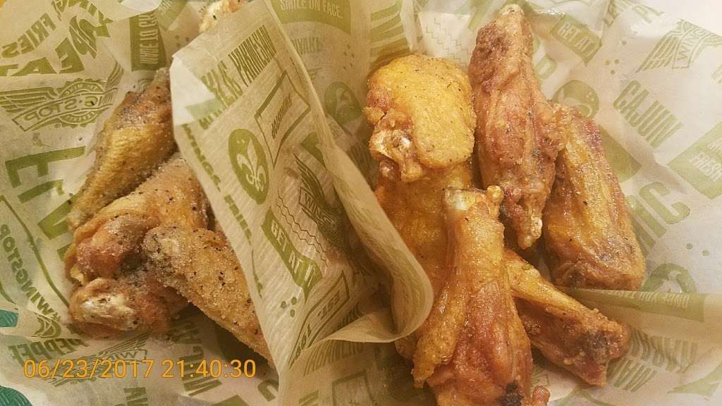 Wingstop | 8633 Woodley Ave, North Hills, CA 91343 | Phone: (818) 891-0999