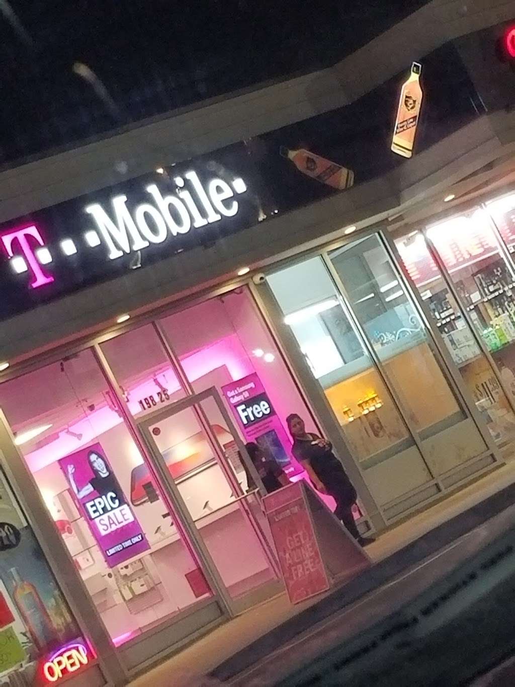 T-Mobile | 198-25 Horace Harding Expy, Fresh Meadows, NY 11365, USA | Phone: (347) 235-0825