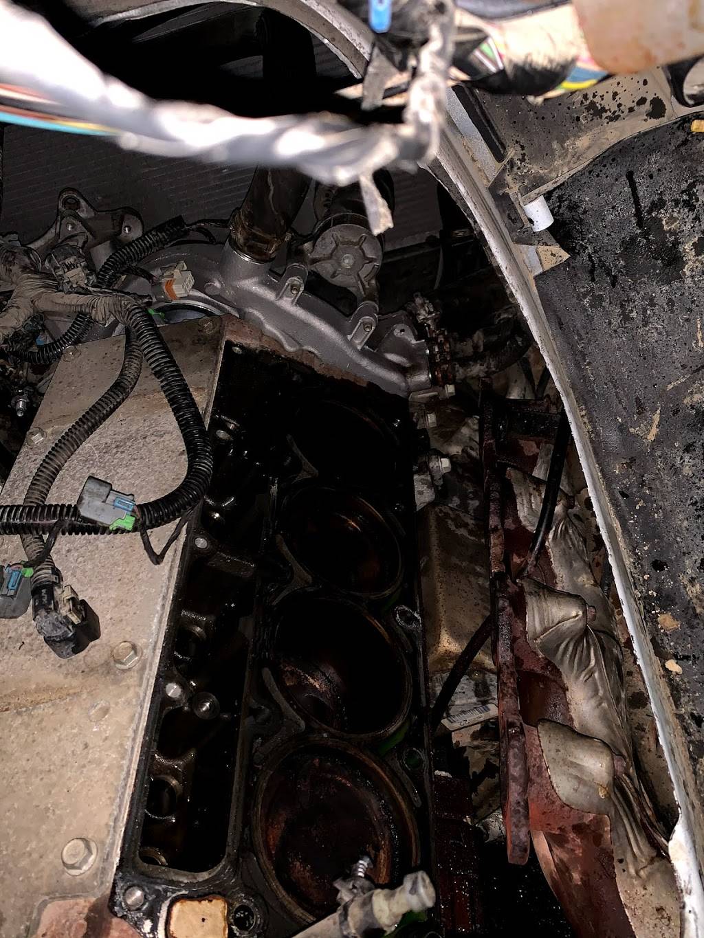 Alex Auto Mechanic and Muffler Shop in 2321 Morse Rd, Columbus, OH